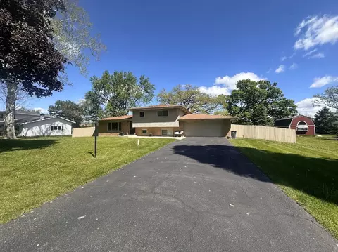 1006 Forest Dr, Elgin, IL 60123