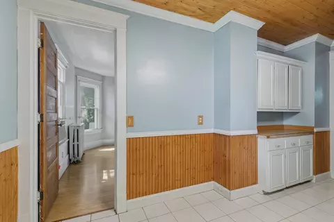 Entry Way - 620 10 St, Moline, IL 61265 photo 3 of 3