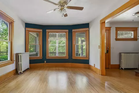 Living - 620 10 St, Moline, IL 61265 photo 2 of 3