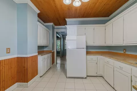 Kitchen - 620 10 St, Moline, IL 61265 photo 3 of 3