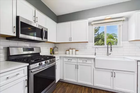 Kitchen - 2749 Stuart Kaplan Dr, Aurora, IL 60503 photo 3 of 4