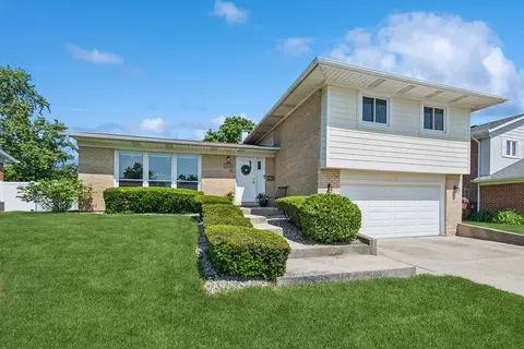 15321 Oak Rd, Oak Forest, IL 60452