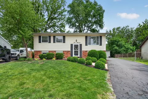 100 Shady Ln, Bolingbrook, IL 60440