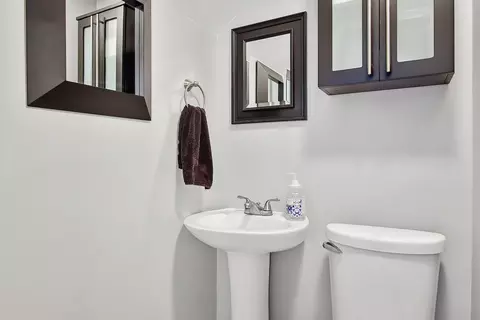 Bath - 4809 Joyce Ln, Mchenry, IL 60050 photo 6 of 6