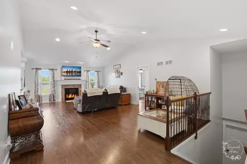 Entry Way - 434 Lantern Ct, Bourbonnais, IL 60914 photo 2 of 3