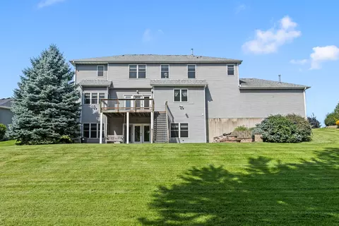 Exterior - 307 S Tombergs Dr, Eldridge, IA 52748 photo 5 of 10