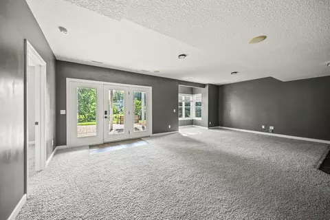 Living - 307 S Tombergs Dr, Eldridge, IA 52748 photo 5 of 6