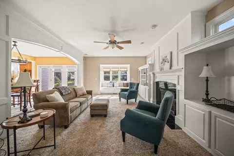 Living - 307 S Tombergs Dr, Eldridge, IA 52748 photo 2 of 6