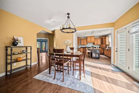Dining - 307 S Tombergs Dr, Eldridge, IA 52748 photo 2 of 3