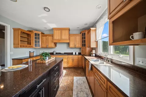 Kitchen - 307 S Tombergs Dr, Eldridge, IA 52748 photo 3 of 3
