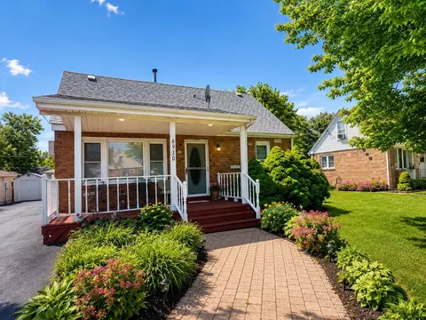 6930 Garden Ln, Bridgeview, IL 60455