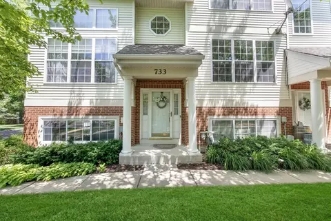 733 Pheasant Trl, Saint Charles, IL 60174