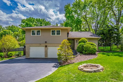 10 S220 Alan Rd, Naperville, IL 60564
