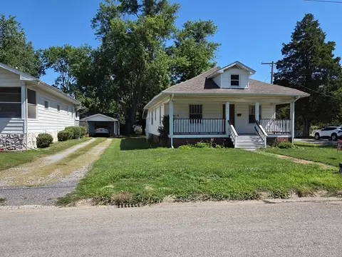 511 Lawrence St, Benton, IL 62812