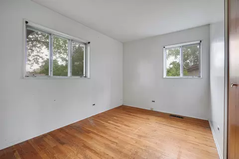 Bedroom - 500 Audubon St, Hoffman Estates, IL 60169 photo 3 of 3