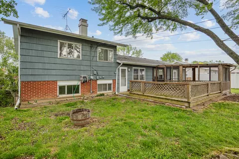 Exterior - 500 Audubon St, Hoffman Estates, IL 60169 photo 2 of 6