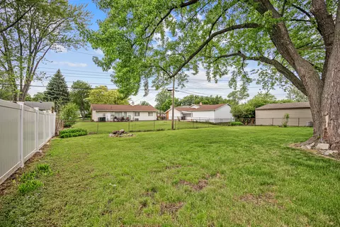 Exterior - 500 Audubon St, Hoffman Estates, IL 60169 photo 5 of 6