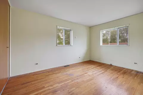 Bedroom - 500 Audubon St, Hoffman Estates, IL 60169 photo 1 of 3