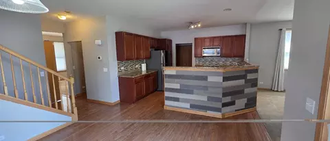 Kitchen - 697 Periwinkle Ln, Aurora, IL 60504 photo 5 of 7