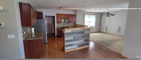 Kitchen - 697 Periwinkle Ln, Aurora, IL 60504 photo 6 of 7