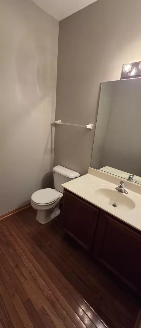 Bath - 697 Periwinkle Ln, Aurora, IL 60504 photo 8 of 8
