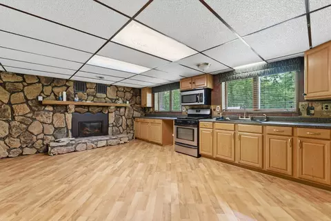 Kitchen - 3001 2nd St, Moline, IL 61265 photo 4 of 5
