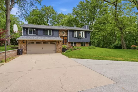 Exterior - 3001 2nd St, Moline, IL 61265 photo 3 of 8