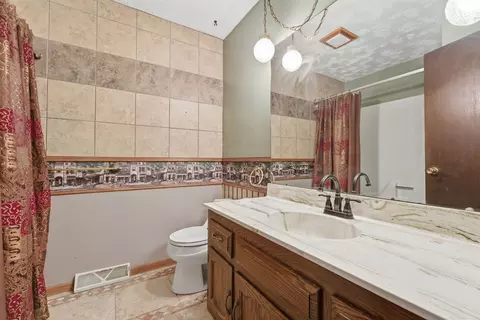 Bath - 3001 2nd St, Moline, IL 61265 photo 3 of 3