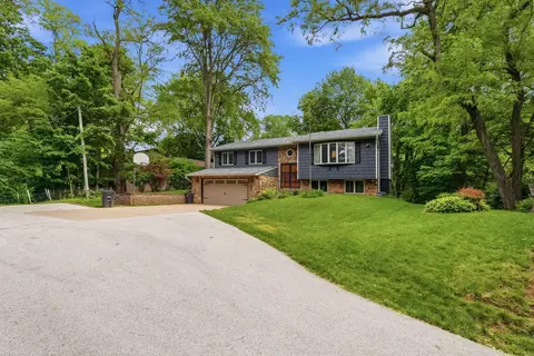 Exterior - 3001 2nd St, Moline, IL 61265 photo 2 of 8