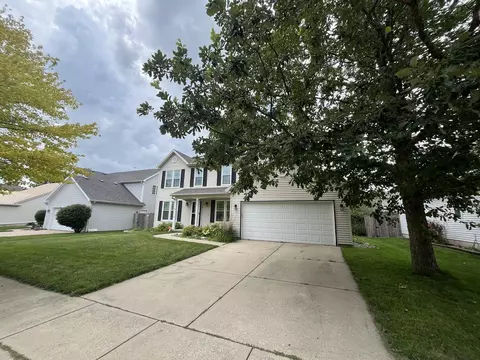 3132 Eagle Creek Dr, Bloomington, IL 61704 photo 2