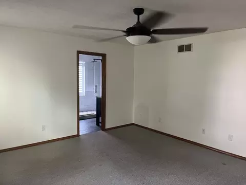 3132 Eagle Creek Dr, Bloomington, IL 61704 photo 14