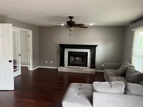 3132 Eagle Creek Dr, Bloomington, IL 61704 photo 8
