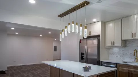 Kitchen - 2814 Cardinal Dr, Rolling Meadows, IL 60008 photo 4 of 4
