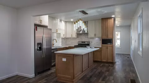 Kitchen - 2814 Cardinal Dr, Rolling Meadows, IL 60008 photo 2 of 4