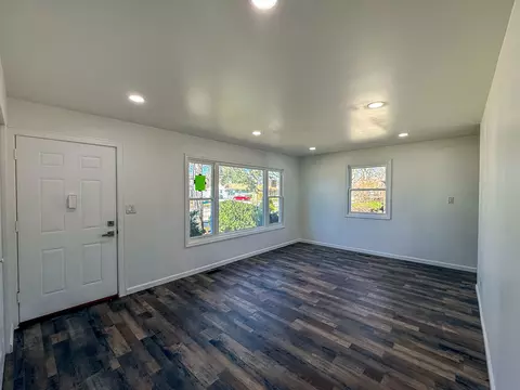Living - 2814 Cardinal Dr, Rolling Meadows, IL 60008 photo 4 of 7