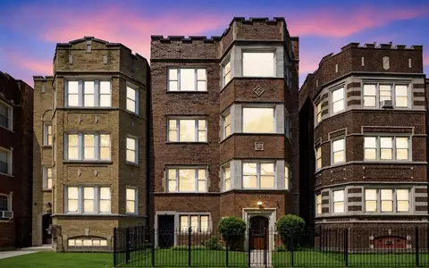 7732 S Phillips Ave, Chicago, IL 60649