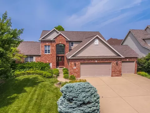 2004 Withers Ln, Bloomington, IL 61704
