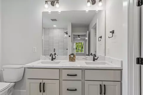 Bath - 3 Hickory Ln, White Heath, IL 61884 photo 2 of 5