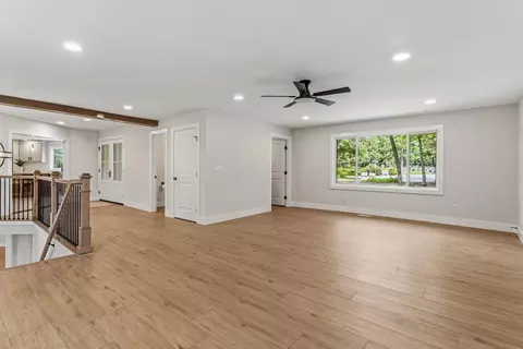 Living - 3 Hickory Ln, White Heath, IL 61884 photo 5 of 7