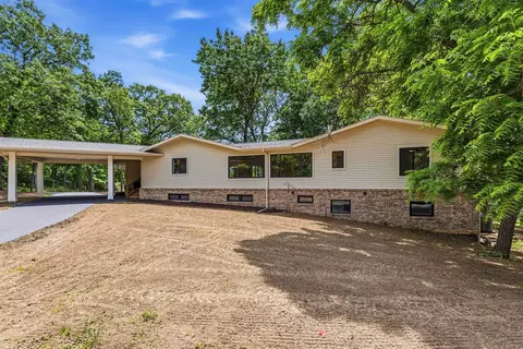 Exterior - 3 Hickory Ln, White Heath, IL 61884 photo 3 of 9