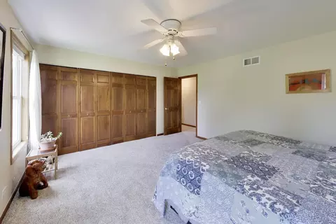 Undisclosed, Cary, IL 60013 photo 25