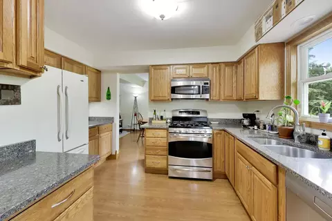 Undisclosed, Cary, IL 60013 photo 11