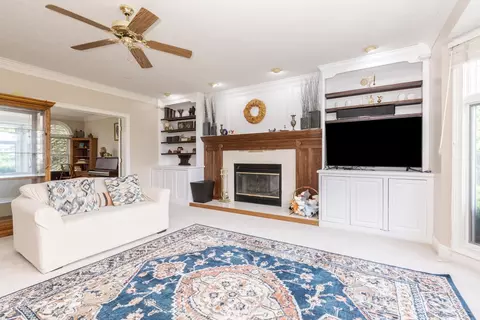 Living - 1102 Tanger Cc Ct, Normal, IL 61761 photo 2 of 4