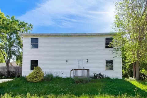 26371 N Diamond Lake Rd, Mundelein, IL 60060