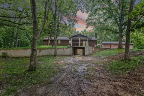 414 Gilliland Rd, Walnut Hill, IL 62893