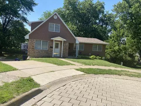 2356-58 Hillandale Rd, Davenport, IA 52804
