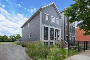 319 S Washtenaw Ave, Chicago, IL 60612