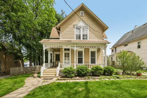 17 S Liberty St, Elgin, IL 60120