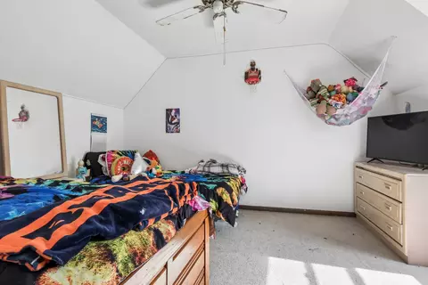 Bedroom - 1050 Grenada Dr, Aurora, IL 60506 photo 4 of 4