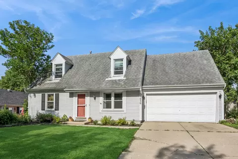 1050 Grenada Dr, Aurora, IL 60506